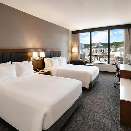 Holiday Inn Hotel & Suites - Montreal Centre-Ville Ouest By Ihg-3
